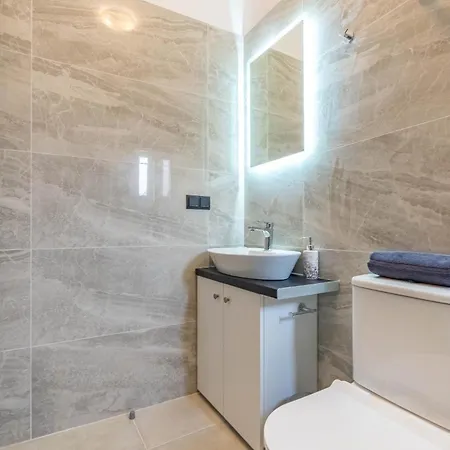 Rozario Apartment Alepou